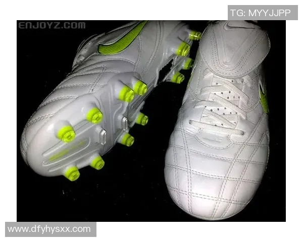 绿白足球明星背后的故事与成就揭秘 绿白足球明星背后的故事与成就揭秘