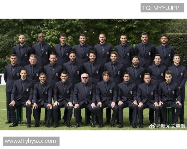 足球明星西装男生的魅力瞬间展现时尚与运动的完美结合