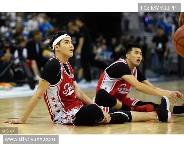 如何与明星一起打篮球并展开轻松愉快的聊天技巧分享